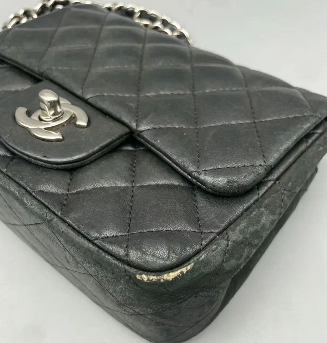 CHANEL 袋角嚴重磨損翻新